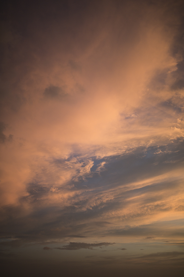 les couleurs du ciel pastels au coucher de soleil sur l'île de Phu Quoc au vientnam